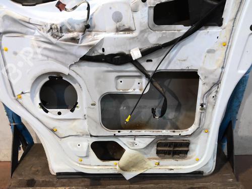 Used Right front door Right front door 20365325 20365325