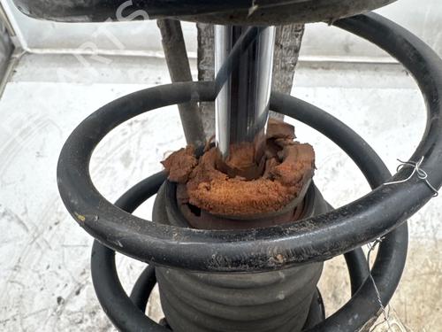 Used Left front shock absorber Left front shock absorber BMW 3 (E90) 318 i (129 hp) 40093424 40093424