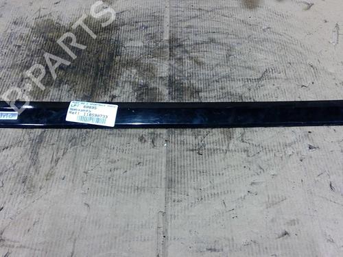 Używane Listwa drzwi AUDI A3 Sportback (8PA) 2.0 TDI quattro (170 hp) 31704429