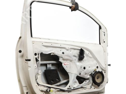 Used Left front door Left front door TOYOTA AYGO (_B4_) 1.0 (KGB40) (69 hp) 31818347 31818347