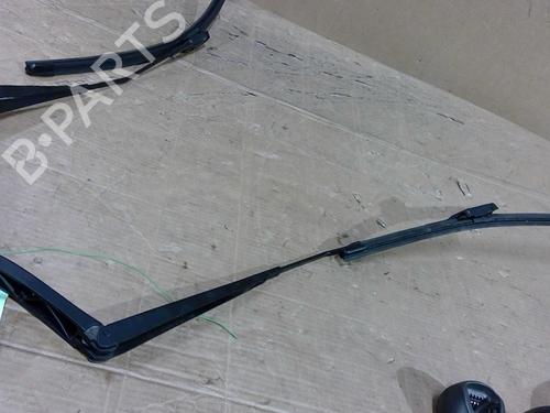 front-windshield-wiper-arm-alfa-romeo-giulietta-940_-2010-2011-2012-2013-2014-2015-2016-2017-2018-2019-2020-30823710 main image