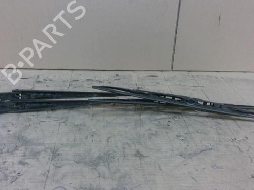 Used Front windshield wiper arm DACIA LOGAN MCV (KS_) 1.5 dCi (KS04) (88 hp) 28064145