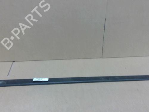 Used Door moulding trim PEUGEOT 107 (PM_, PN_) 1.0 (68 hp) 29082571