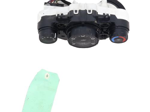 AC Styreenhet / Manøvreringsenhet FORD FIESTA VI (CB1, CCN) 1.4 TDCi | BP30690553I5