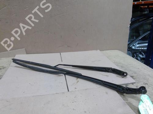 Used Front windshield wiper arm TOYOTA AYGO X (_B7_) 1.0 VVT-i (KGB70) (72 hp) 31909736