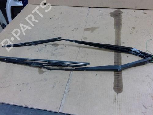Used Front windshield wiper arm NISSAN MICRA IV (K13K, K13KK) 1.2 (80 hp) 28212872