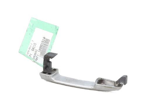 front-left-exterior-door-handle-toyota-rav-4-ii-_a2_-2000-2001-2002-2003-2004-2005-32849833 main image
