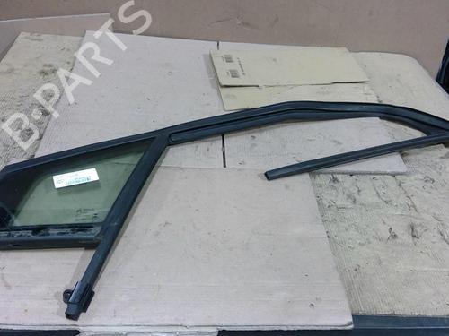 Vidro triangular frente esquerdo CITROËN C3 AIRCROSS II (2R_, 2C_) 1.2 PureTech 110 (2RHNZB, 2RHNZW, 2RHNPX, 2RHNPJ) (110 hp) 31920055