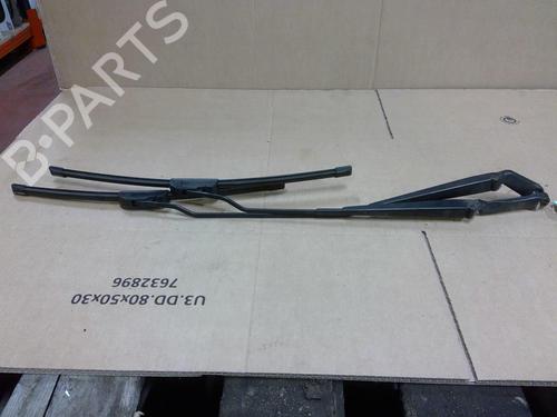 Used Front windshield wiper arm VW GOLF IV (1J1) 1.9 TDI (90 hp) 26183620