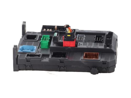 Fuse box PEUGEOT 308 II (LB_, LP_, LW_, LH_, L3_) 1.2 THP 110 | BP31655210E1