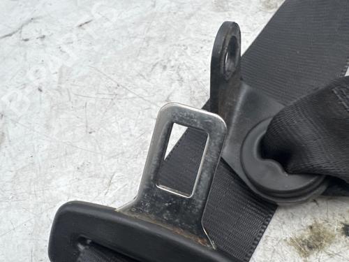 Cinto de segurança traseiro esquerdo Cinto de segurança traseiro esquerdo VW FOX Hatchback (5Z1, 5Z3, 5Z4) 1.4 TDI (70 hp) 35939390 35939390