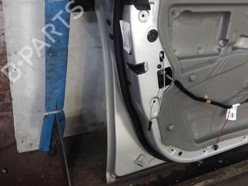Left front door BMW 5 (E60) 523 i | BP20358905C2 