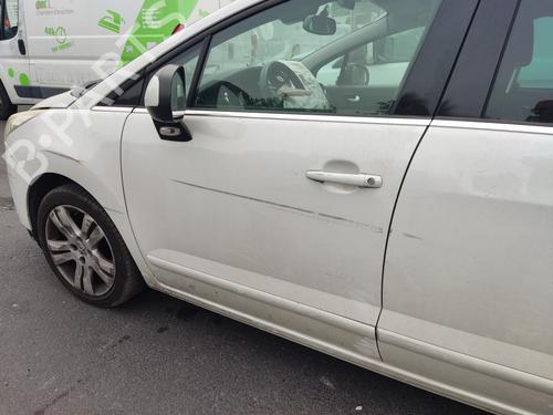 Fuse box PEUGEOT 5008 (0U_, 0E_) 1.6 HDi | BP30147837E1