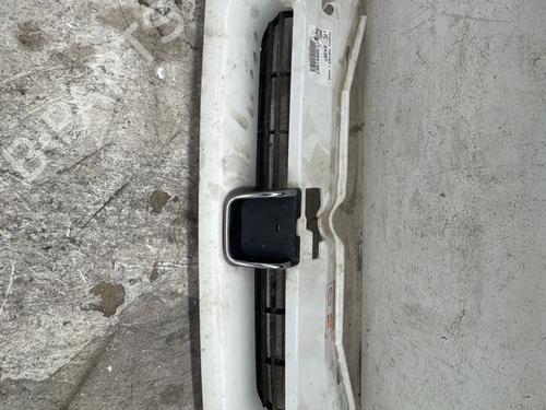 Used Grille Grille 38258120 38258120