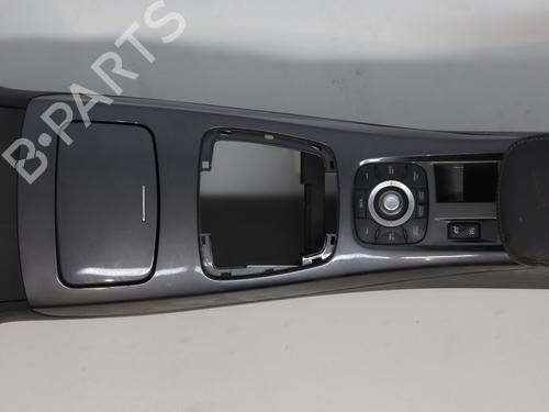 Used Middle console RENAULT LAGUNA III (BT0/1) 2.0 dCi (BT01, BT08, BT09, BT0E, BT0K, BT12, BT1C, BT1D,... (150 hp) 28175035