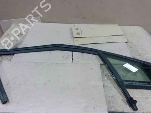 Vidro triangular frente direito CITROËN C3 AIRCROSS II (2R_, 2C_) 1.2 PureTech 110 (2RHNZB, 2RHNZW, 2RHNPX, 2RHNPJ) (110 hp) 31920054