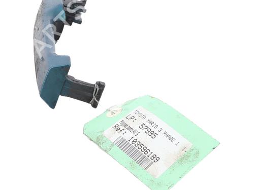 Used Front left exterior door handle TOYOTA YARIS (_P13_) 1.5 Hybrid (NHP130_, NHP130) (101 hp) 25010234