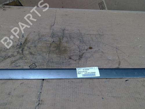 Used Door moulding trim RENAULT CLIO V (B7_) 1.6 E-TECH 140 (B7MU) (140 hp) 32742855
