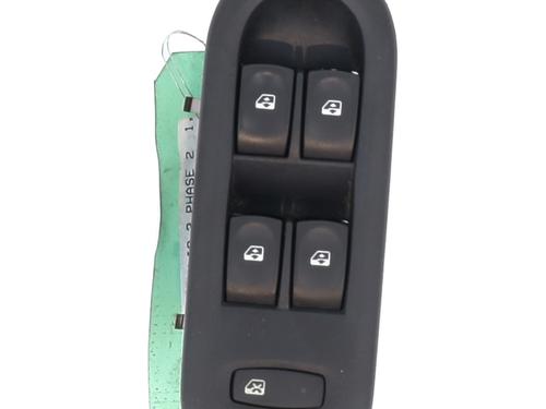 Used Left front window switch RENAULT CLIO III (BR0/1, CR0/1) 1.5 dCi (BR17, CR17) (86 hp) 30159587