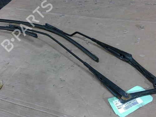 Used Front windshield wiper arm FIAT GRANDE PUNTO (199_) 1.3 D Multijet (75 hp) 30788802