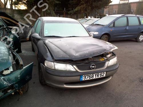 Used Parts OPEL VECTRA B Hatchback (J96) 1.6 i 16V (F68) 1879812