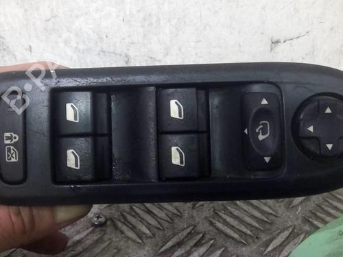 Used Left front window switch Left front window switch CITROËN C5 III (RD_) 1.6 HDi 110 (RD9HZC) (109 hp) 20351412 20351412