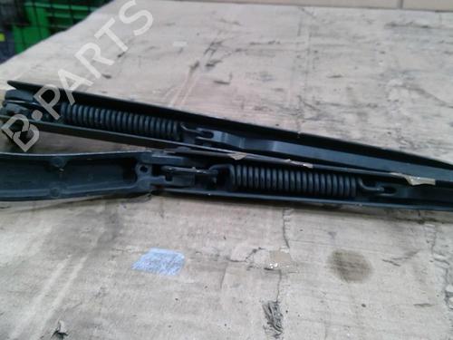 Front windshield wiper arm RENAULT CLIO III (BR0/1, CR0/1) 1.2 16V (BR02, BR0J, BR11, CR02, CR0J, CR11) | BP28212839C143 