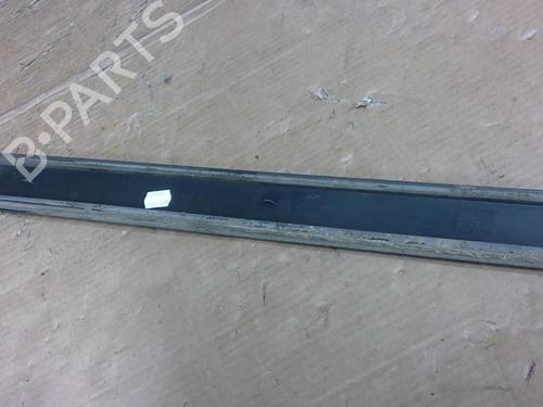 Dørliste Dørliste OPEL ZAFIRA / ZAFIRA FAMILY B (A05) 1.7 CDTI (M75) (110 hp) 30755001 30755001
