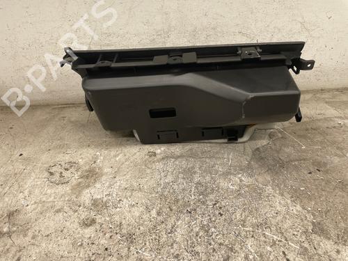 Used Glove box Glove box 38167197 38167197