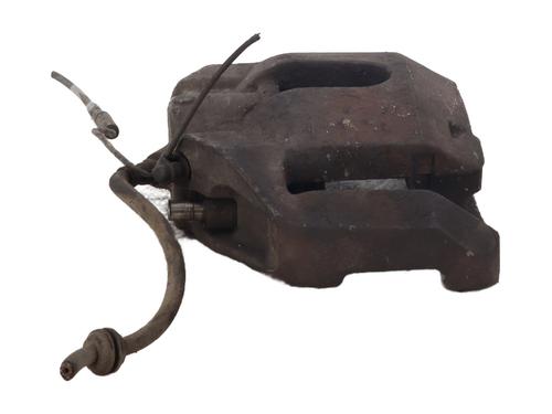 Used Left front brake caliper BMW 5 (E60) 520 i (170 hp) 25478871