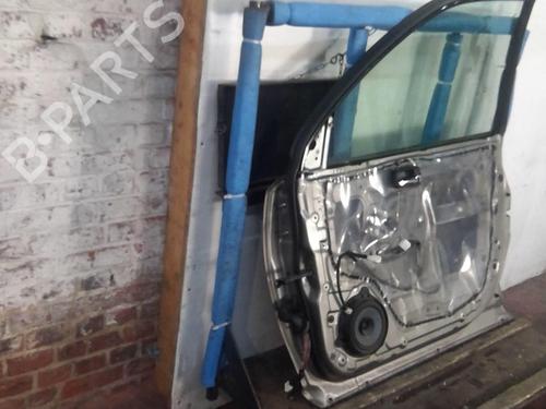 Used Right front door NISSAN X-TRAIL I (T30) 2.2 Di 4x4 (114 hp) 20366264