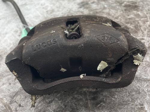 Used Right front brake caliper Right front brake caliper 37867591 37867591