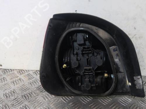 Farolim direito RENAULT SCÉNIC I MPV (JA0/1_, FA0_) 1.6 (JA00, JA16, JA15, JA19, JA1V, JA2B, JA2C, JA0B,... (107 hp) 20366584