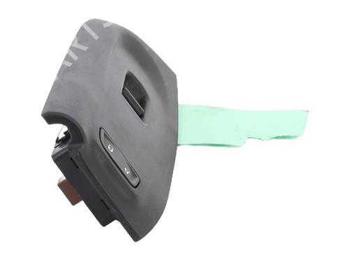 right-front-window-switch-fiat-500x-334_-2014-33418831 main image