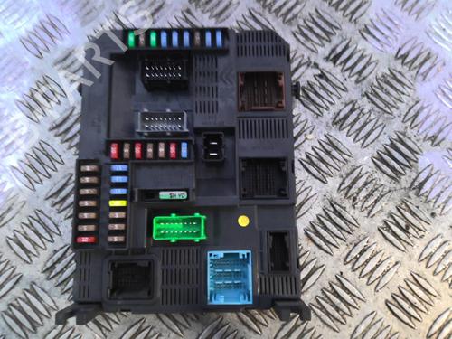 Used Fuse box Fuse box 20353880 20353880