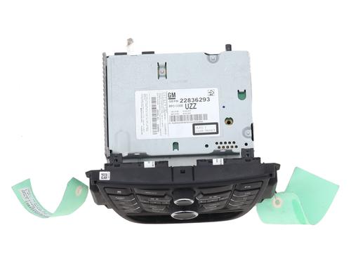 Used Radio Radio 22748961 22748961
