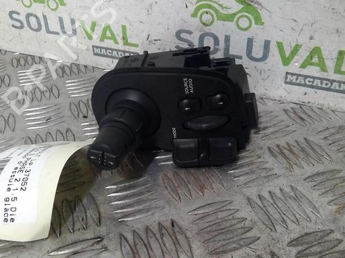 Used Steering column stalk RENAULT CLIO III (BR0/1, CR0/1) 1.5 dCi (C/BR0G, C/BR1G) (68 hp) 20370424