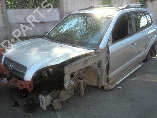Left headlight HYUNDAI TUCSON (JM) 2.0 CRDi All-wheel Drive | BP20350524C28 