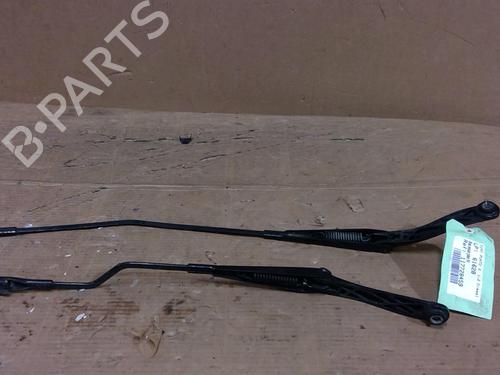 Used Front windshield wiper arm FIAT PUNTO (199_) 1.3 D Multijet (75 hp) 30886565