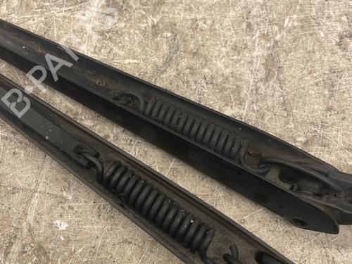 front-windshield-wiper-arm-audi-a3-8l1-1996-1997-1998-1999-2000-2001-2002-2003-2004-2005-2006-40613749 main image