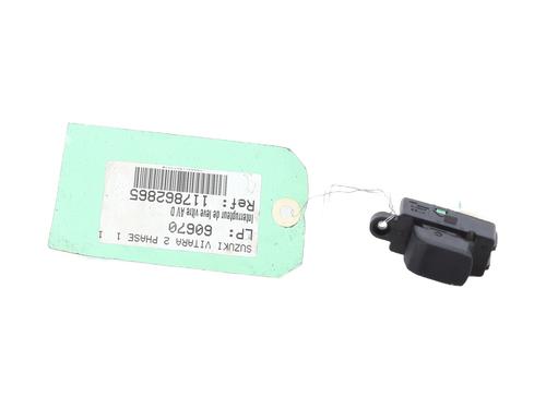 Used Right front window switch SUZUKI VITARA (LY) 1.4 T (APK414) (140 hp) 30976577