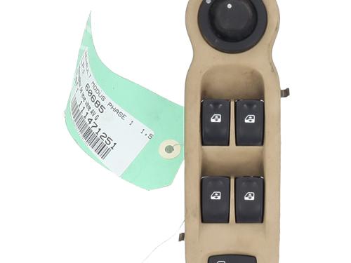 Interrupteur de vitre avant gauche RENAULT MODUS / GRAND MODUS (F/JP0_) 1.5 dCi (FP0D, JP0D) (82 hp) 28683904