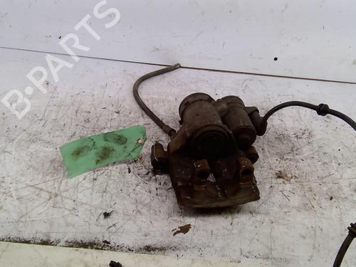 Used Left rear brake caliper Left rear brake caliper MERCEDES-BENZ C-CLASS (W205) C 300 e (205.053) (320 hp) 33418789 33418789