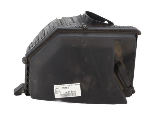 Used Air filter box VOLVO V70 III (135) D5 (185 hp) 30160723