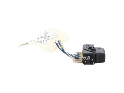 Used Right front window switch Right front window switch NISSAN PICK UP (D22) 2.5 dCi 4WD (133 hp) 39957447 39957447