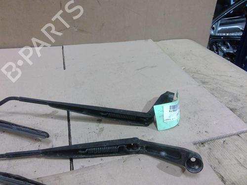 front-windshield-wiper-arm-suzuki-swift-v-az-2017-31909725 main image