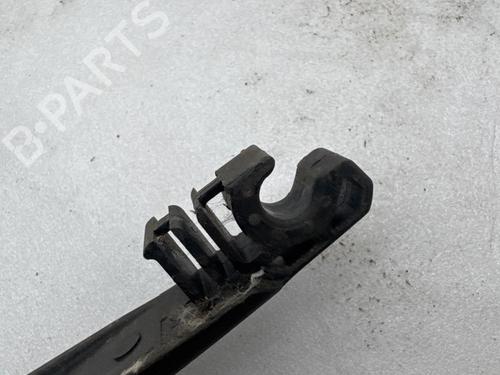 Used Rear windshield wiper arm Rear windshield wiper arm 37418534 37418534
