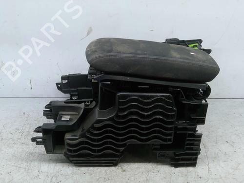 Console centrale Console centrale PEUGEOT 208 II (UB_, UP_, UW_, UJ_) e-208 (136 hp) 33681300 33681300