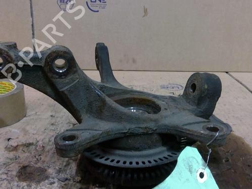 Used Right front steering knuckle Right front steering knuckle SUZUKI SWIFT IV (FZ, NZ) 1.2 (AZH412, ZC72S) (94 hp) 27266581 27266581