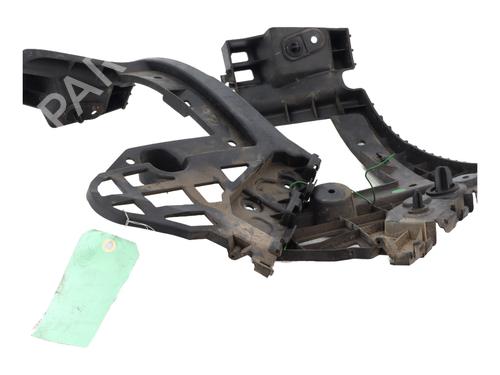 Kofangerbeslag bag RENAULT CLIO III Grandtour (KR0/1_) 1.5 dCi (KR0G) (68 hp) 31704583